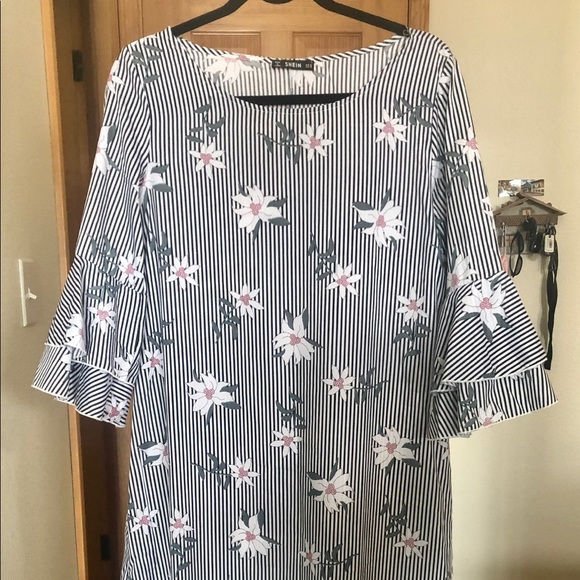 Striped Floral Bell-Sleeved Maxi Dress (M) - NWOT - Picture 2 of 6